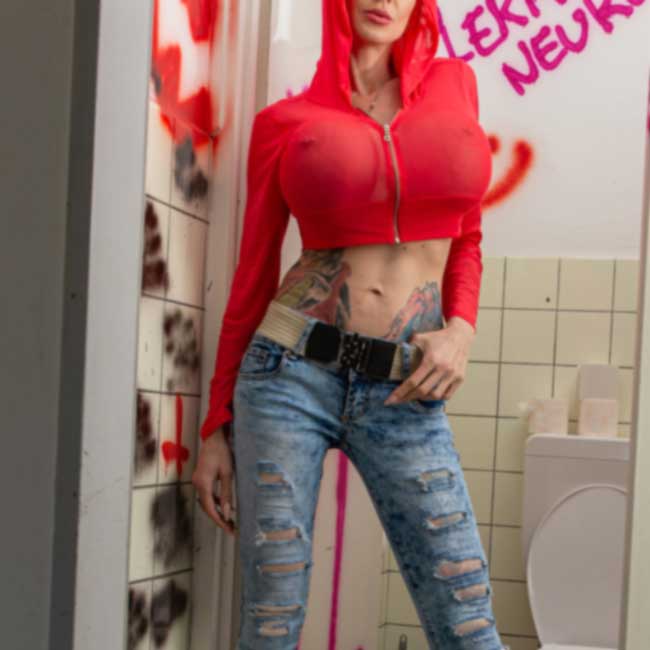 are online delhi escort services safe